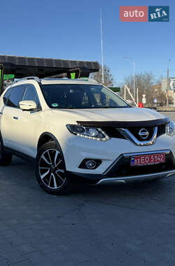 Внедорожник / Кроссовер Nissan X-Trail 2015 в Луцке