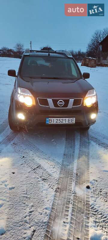 Позашляховик / Кросовер Nissan X-Trail 2014 в Гадячі