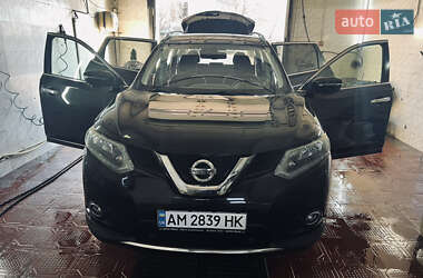 Внедорожник / Кроссовер Nissan X-Trail 2015 в 