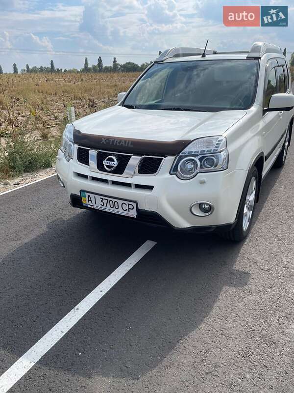 Позашляховик / Кросовер Nissan X-Trail 2014 в Києві
