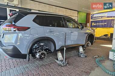 Внедорожник / Кроссовер Nissan X-Trail 2023 в 