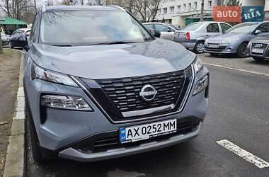 Внедорожник / Кроссовер Nissan X-Trail 2023 в 