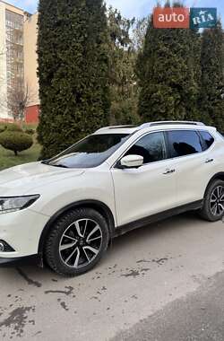 Позашляховик / Кросовер Nissan X-Trail 2017 в Трускавці