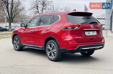 Внедорожник / Кроссовер Nissan X-Trail 2017 в Киеве