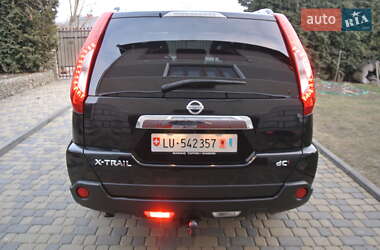 Позашляховик / Кросовер Nissan X-Trail 2014 в Чернівцях