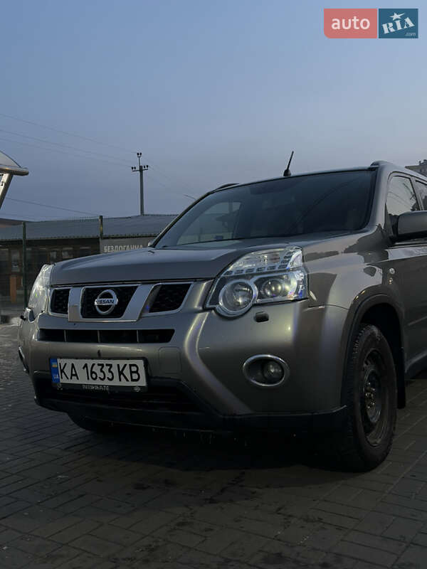 Внедорожник / Кроссовер Nissan X-Trail 2013 в Вышгороде