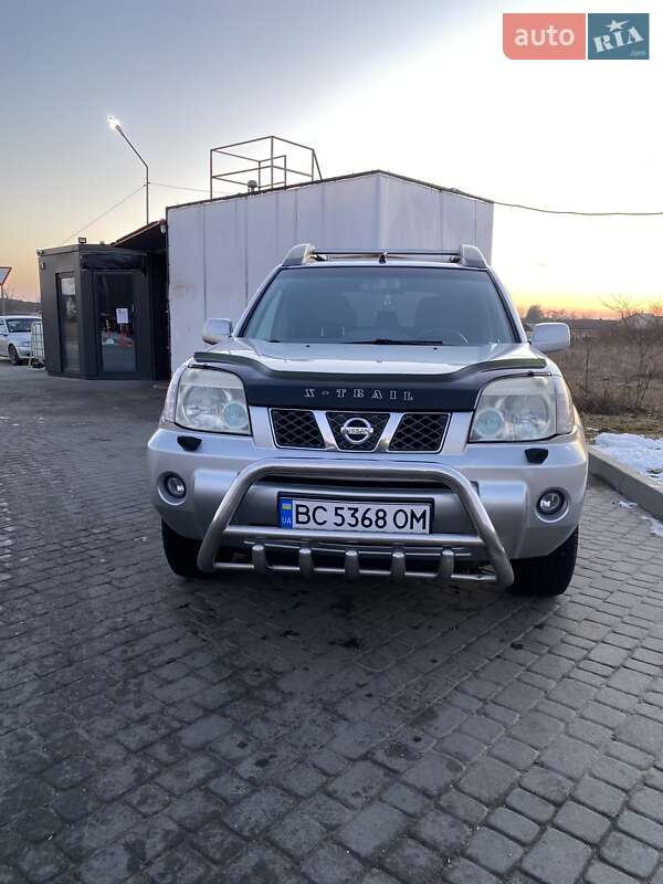 Позашляховик / Кросовер Nissan X-Trail 2005 в Новояворівську