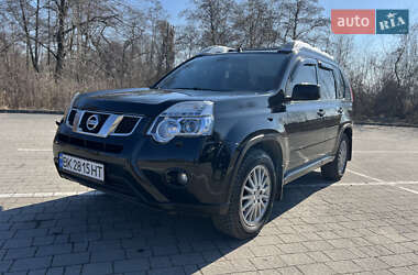 Позашляховик / Кросовер Nissan X-Trail 2011 в 
