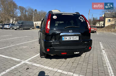Позашляховик / Кросовер Nissan X-Trail 2011 в 