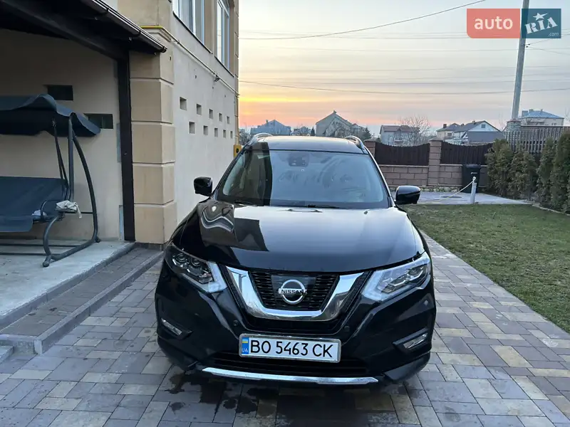Позашляховик / Кросовер Nissan X-Trail 2017 в 