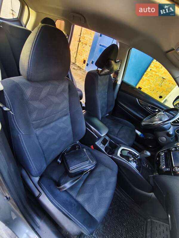 Позашляховик / Кросовер Nissan X-Trail 2016 в Полтаві