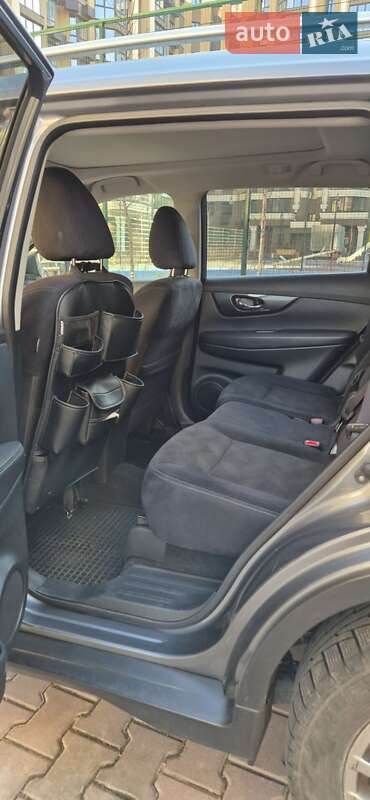 Внедорожник / Кроссовер Nissan X-Trail 2017 в Софиевской Борщаговке