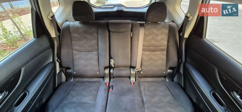 Внедорожник / Кроссовер Nissan X-Trail 2017 в Софиевской Борщаговке