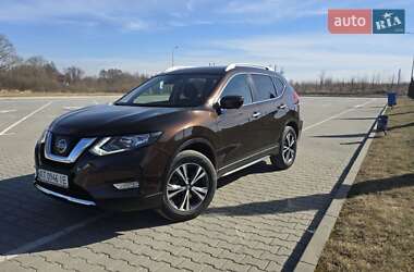 Внедорожник / Кроссовер Nissan X-Trail 2018 в 