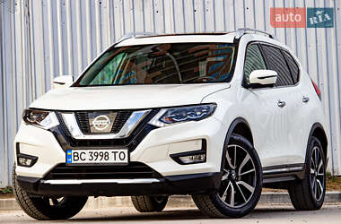 Позашляховик / Кросовер Nissan X-Trail 2017 в Львові