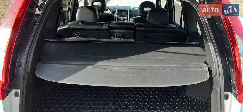 Позашляховик / Кросовер Nissan X-Trail 2012 в Вараші