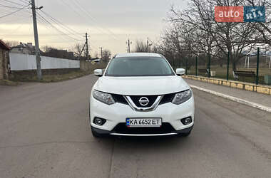 Внедорожник / Кроссовер Nissan X-Trail 2016 в 