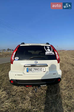 Позашляховик / Кросовер Nissan X-Trail 2012 в 