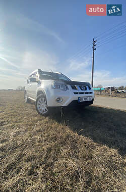 Позашляховик / Кросовер Nissan X-Trail 2012 в 