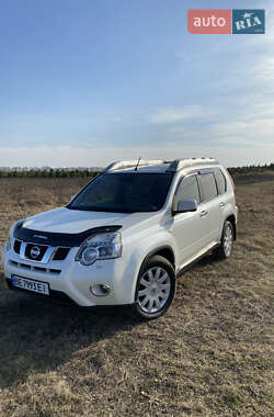 Позашляховик / Кросовер Nissan X-Trail 2012 в 