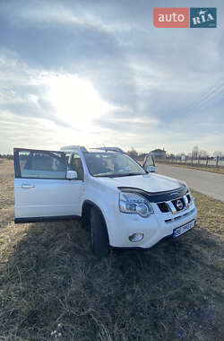 Позашляховик / Кросовер Nissan X-Trail 2012 в 