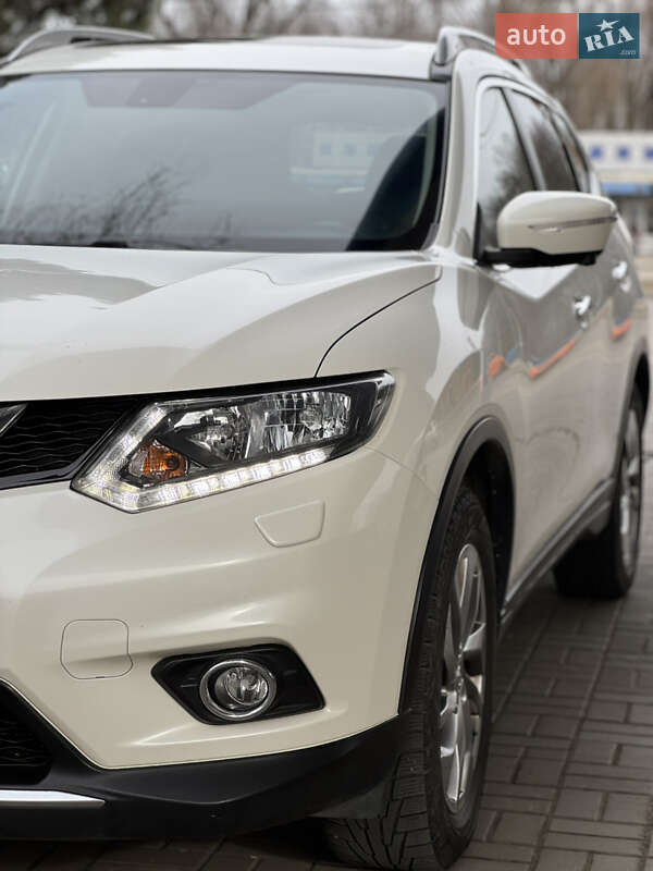 Позашляховик / Кросовер Nissan X-Trail 2017 в Дніпрі