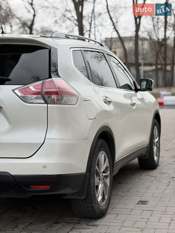 Позашляховик / Кросовер Nissan X-Trail 2017 в Дніпрі