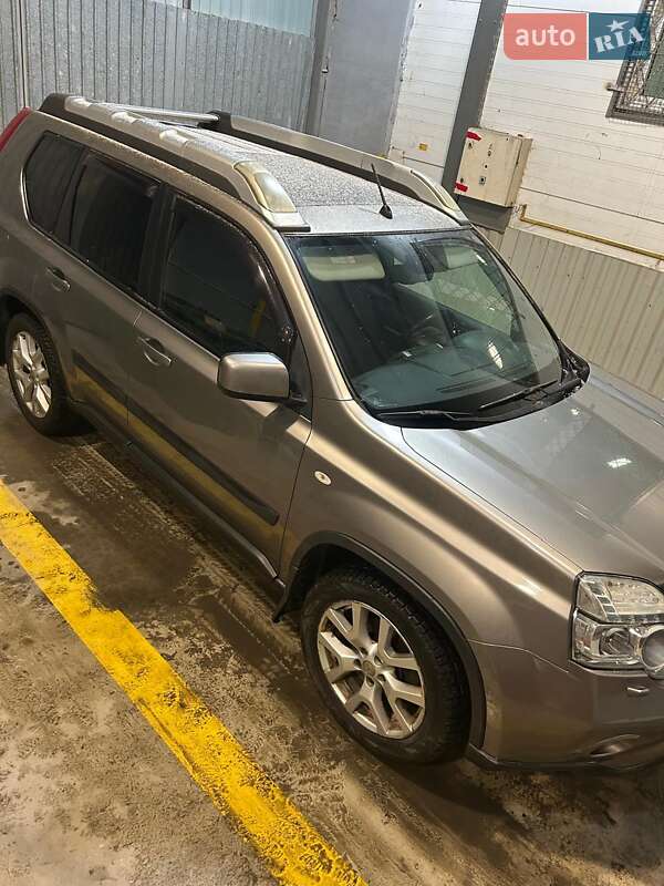 Позашляховик / Кросовер Nissan X-Trail 2010 в Львові