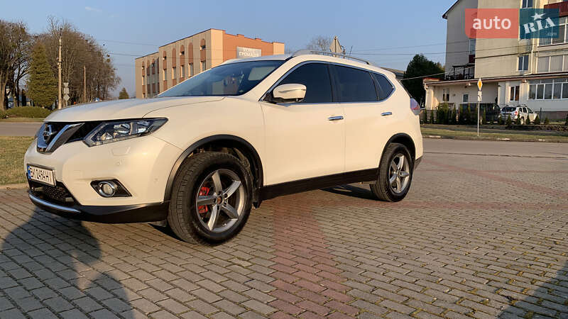 Внедорожник / Кроссовер Nissan X-Trail 2016 в Ровно