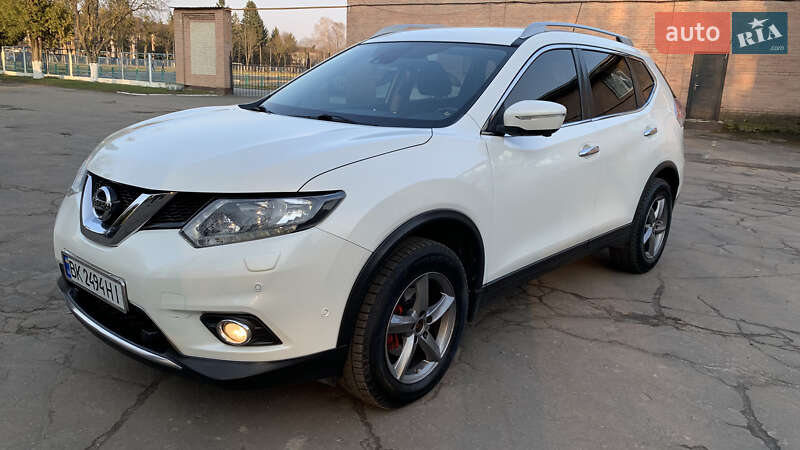 Внедорожник / Кроссовер Nissan X-Trail 2016 в Ровно