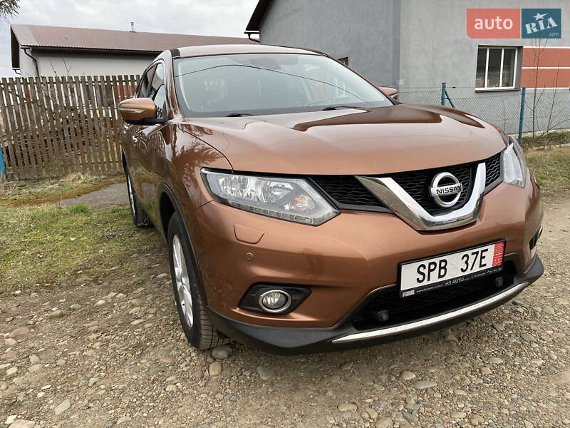 Внедорожник / Кроссовер Nissan X-Trail 2016 в Калуше