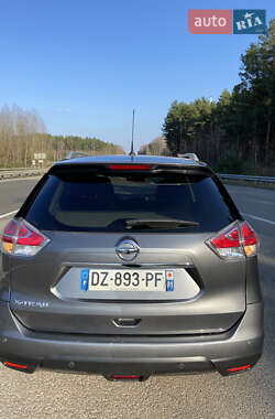 Внедорожник / Кроссовер Nissan X-Trail 2016 в 