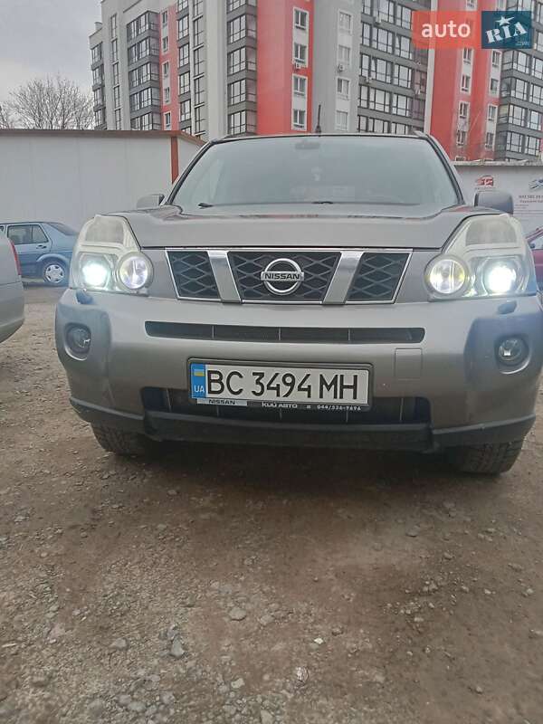 Позашляховик / Кросовер Nissan X-Trail 2010 в Львові