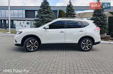 Внедорожник / Кроссовер Nissan X-Trail 2015 в 