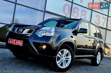 Позашляховик / Кросовер Nissan X-Trail 2012 в 
