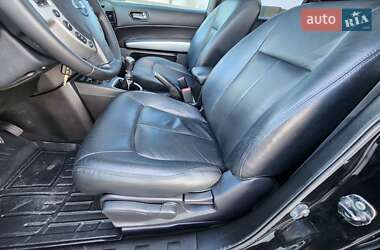 Позашляховик / Кросовер Nissan X-Trail 2012 в 