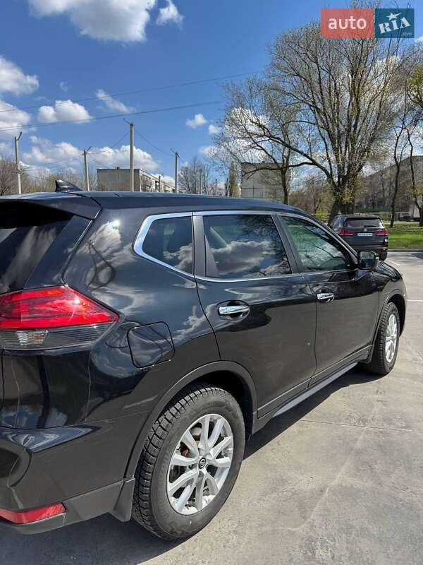 Внедорожник / Кроссовер Nissan X-Trail 2018 в Синельниково