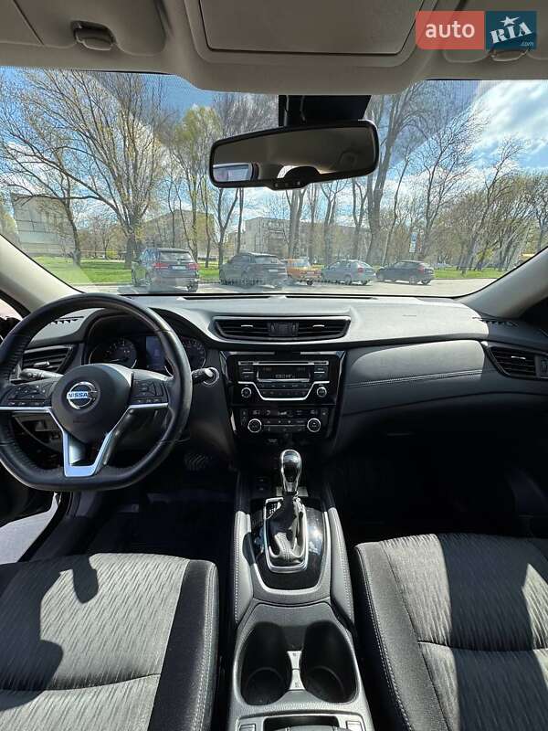 Внедорожник / Кроссовер Nissan X-Trail 2018 в Синельниково