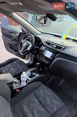Внедорожник / Кроссовер Nissan X-Trail 2015 в 