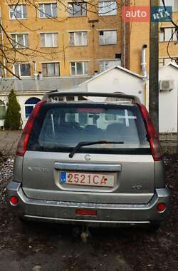 Позашляховик / Кросовер Nissan X-Trail 2005 в 
