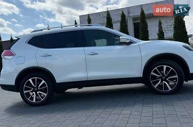 Внедорожник / Кроссовер Nissan X-Trail 2016 в 