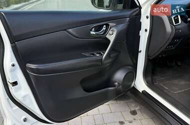 Внедорожник / Кроссовер Nissan X-Trail 2016 в 