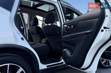 Внедорожник / Кроссовер Nissan X-Trail 2016 в 