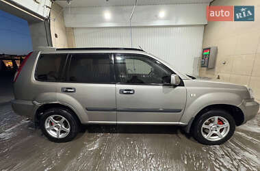 Позашляховик / Кросовер Nissan X-Trail 2003 в 