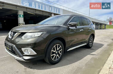 Внедорожник / Кроссовер Nissan X-Trail 2014 в 