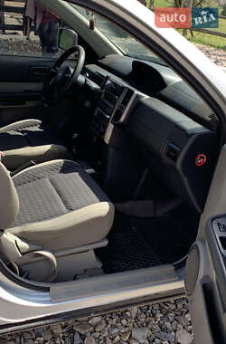 Внедорожник / Кроссовер Nissan X-Trail 2004 в 