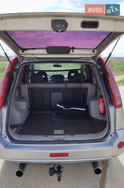 Внедорожник / Кроссовер Nissan X-Trail 2004 в 