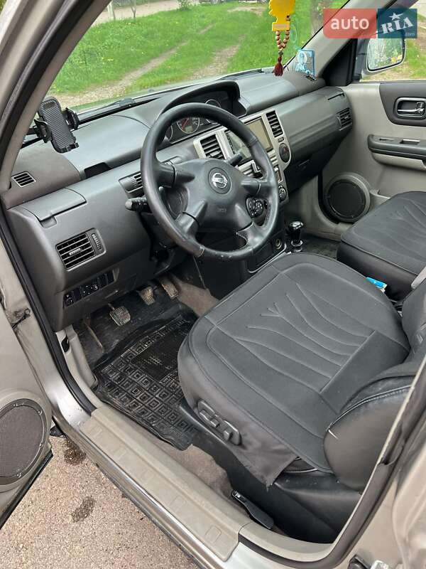 Внедорожник / Кроссовер Nissan X-Trail 2005 в Надворной