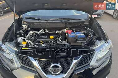 Внедорожник / Кроссовер Nissan X-Trail 2015 в 