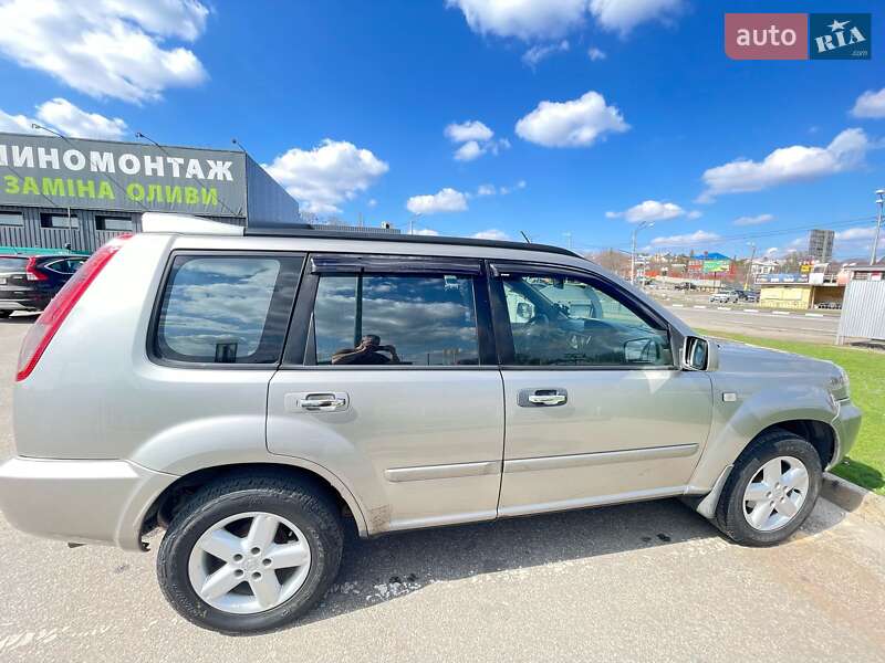 Позашляховик / Кросовер Nissan X-Trail 2005 в 